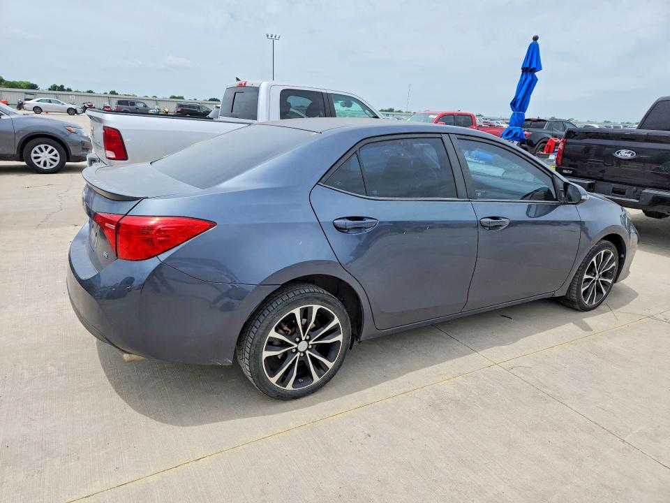 52041446 :رقم المزاد ، 5YFBURHE7HP575280 vin ، 2017 Toyota Corolla مزاد بيع
