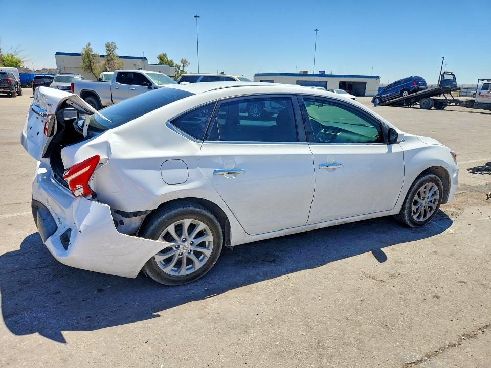 Продажа на аукционе авто 2018 Nissan Sentra, vin: 3N1AB7AP7JL635582, номер лота: 52918776