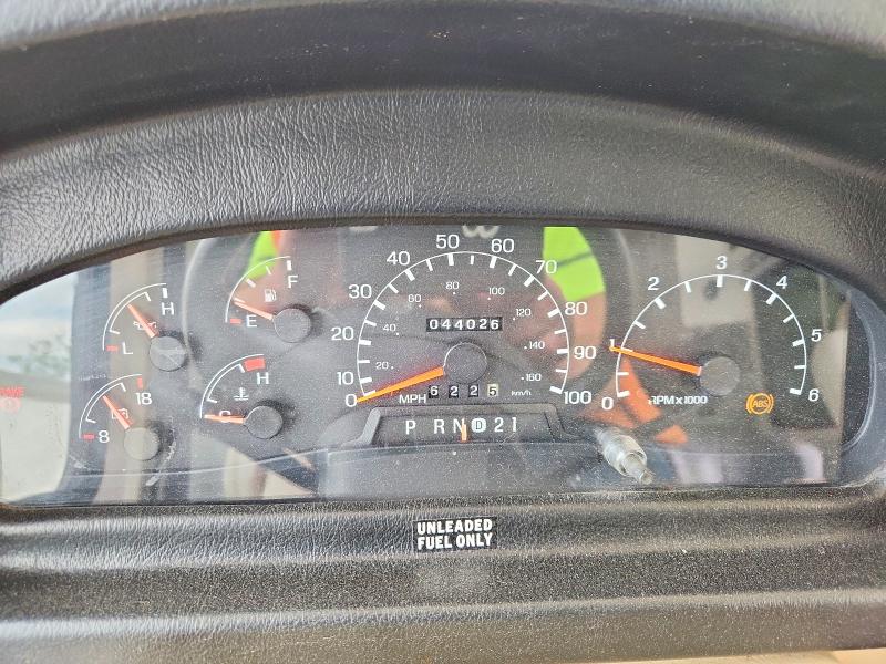54665436 :رقم المزاد ، 1FCNF53S820A06050 vin ، 2002 Ford F550 مزاد بيع