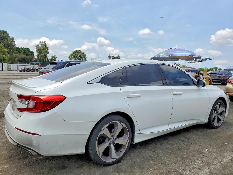 Продажа на аукционе авто 2018 Honda Accord, vin: 1HGCV1F30JA108721, номер лота: 54888166