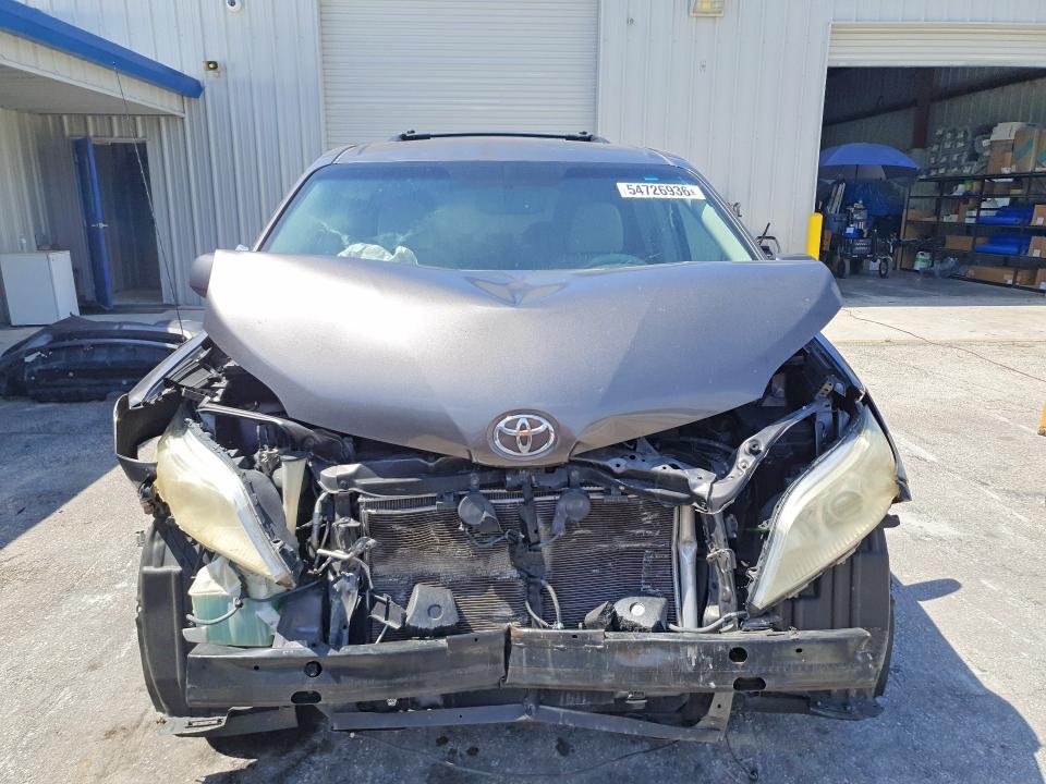 Продажа на аукционе авто 2011 Toyota Sienna, vin: 5TDKK3DC5BS162571, номер лота: 54726936