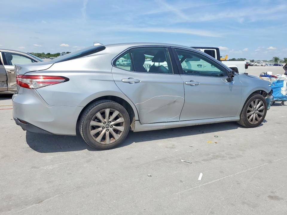 52186346 :رقم المزاد ، 4T1B11HK8KU229793 vin ، 2019 Toyota Camry مزاد بيع