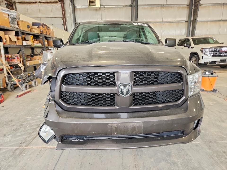 52243846 :رقم المزاد ، 1C6RR7FG9HS711391 vin ، 2017 Ram 1500 مزاد بيع