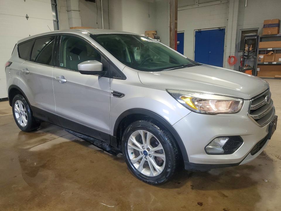2017 Ford Escape მანქანა იყიდება აუქციონზე, vin: 1FMCU0GD9HUA00962, აუქციონის ნომერი: 52667596
