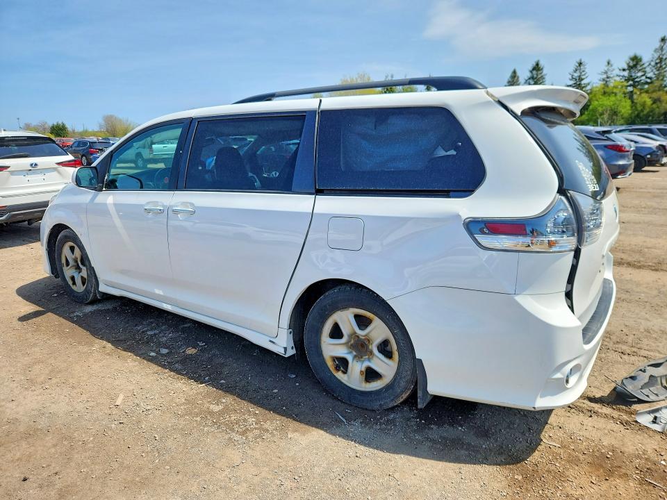 49602576 :رقم المزاد ، 5TDXK3DC1GS749380 vin ، 2016 Toyota Sienna مزاد بيع