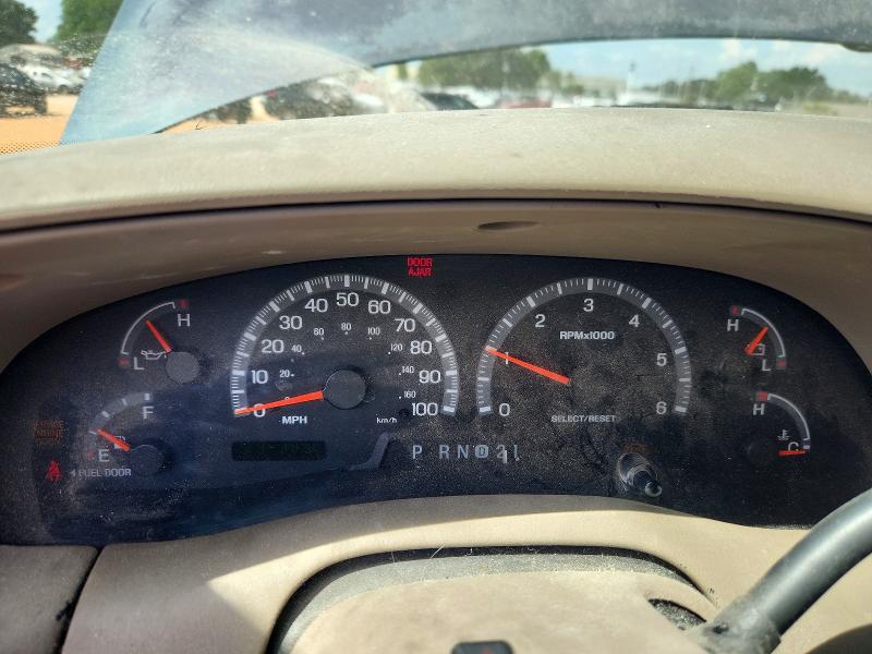 54208126 :رقم المزاد ، 1FMRU15W12LA07065 vin ، 2002 Ford Expedition مزاد بيع