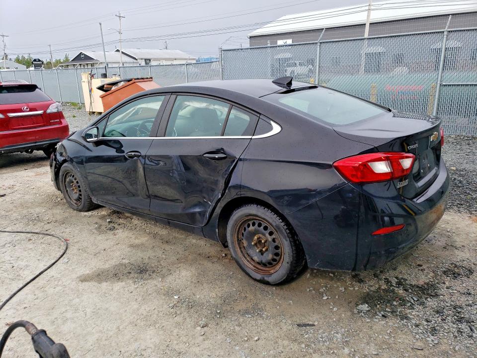 Продаж на аукціоні авто 2018 Chevrolet Cruze, vin: 1G1BE5SM7J7122556, номер лоту: 52990646