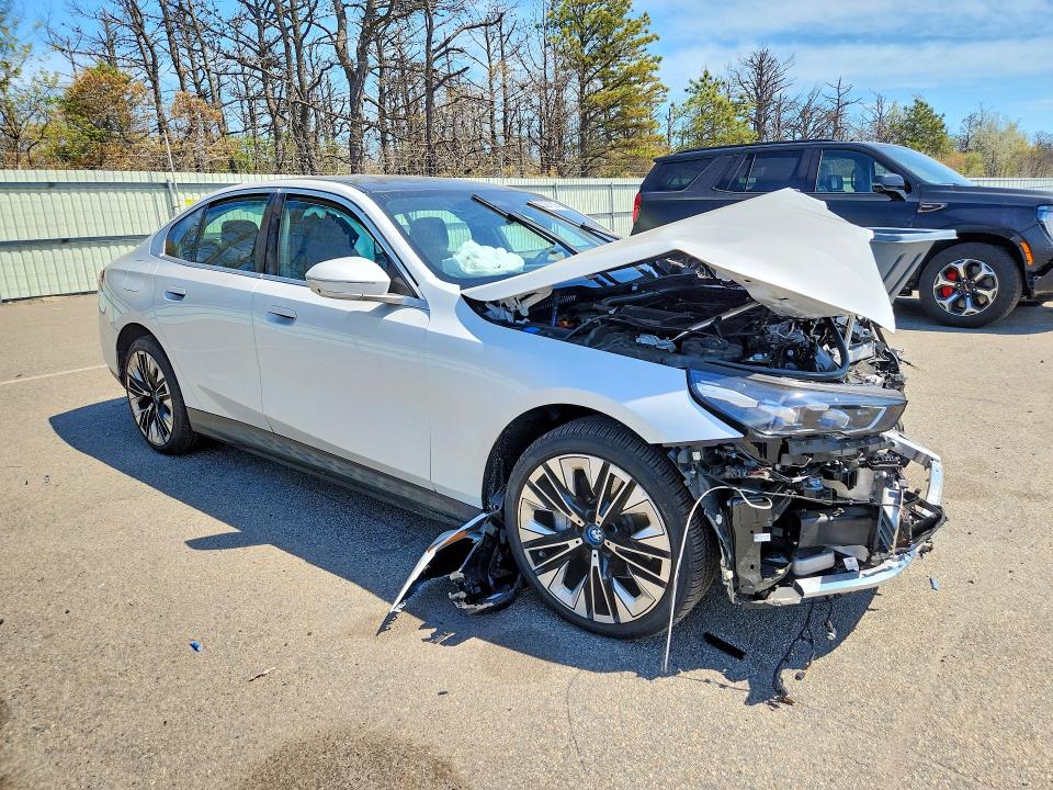 53322756 :رقم المزاد ، WBY13HG05SCS27426 vin ، 2025 Bmw I5 مزاد بيع