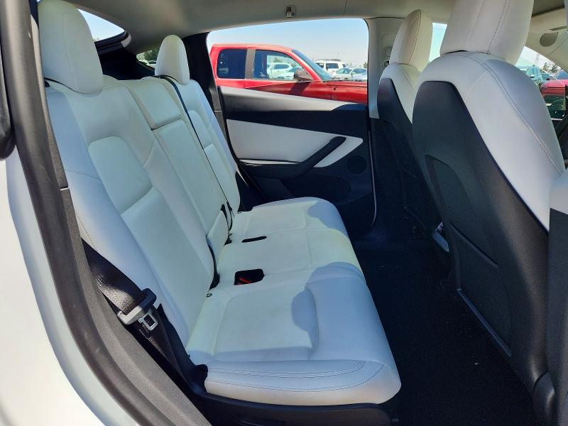 52932376 :رقم المزاد ، 5YJYGAEE7MF273940 vin ، 2021 Tesla Model Y مزاد بيع