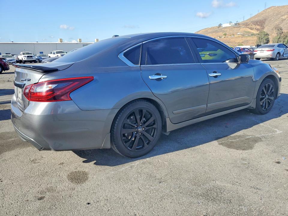 2018 Nissan Altima მანქანა იყიდება აუქციონზე, vin: 1N4AL3AP1JC286763, აუქციონის ნომერი: 54905856