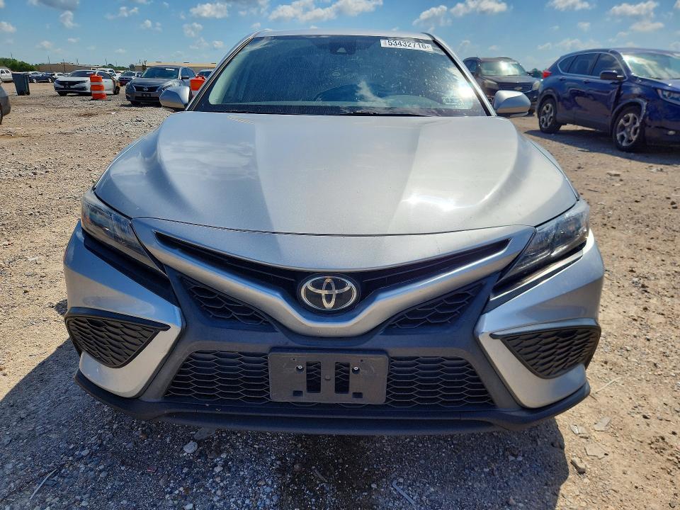 Продажа на аукционе авто 2022 Toyota Camry, vin: 4T1G11AK1NU019606, номер лота: 53432716
