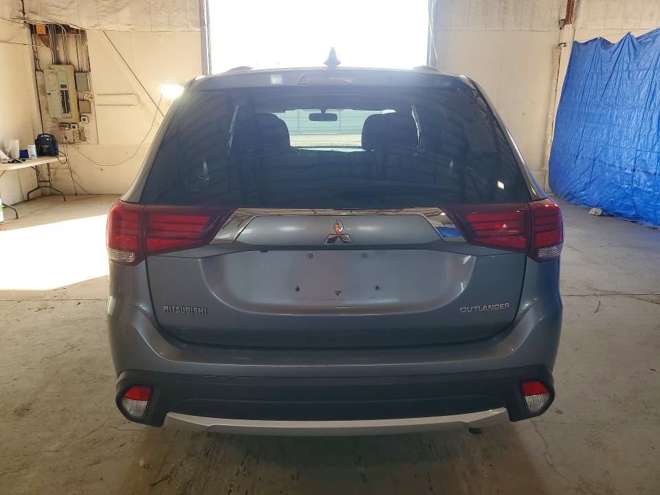 2018 Mitsubishi Outlander მანქანა იყიდება აუქციონზე, vin: JA4AD2A31JJ002794, აუქციონის ნომერი: 53959856