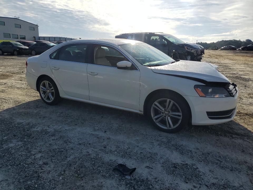55097846 :رقم المزاد ، 1VWBS7A38EC100824 vin ، 2014 Volkswagen Passat مزاد بيع
