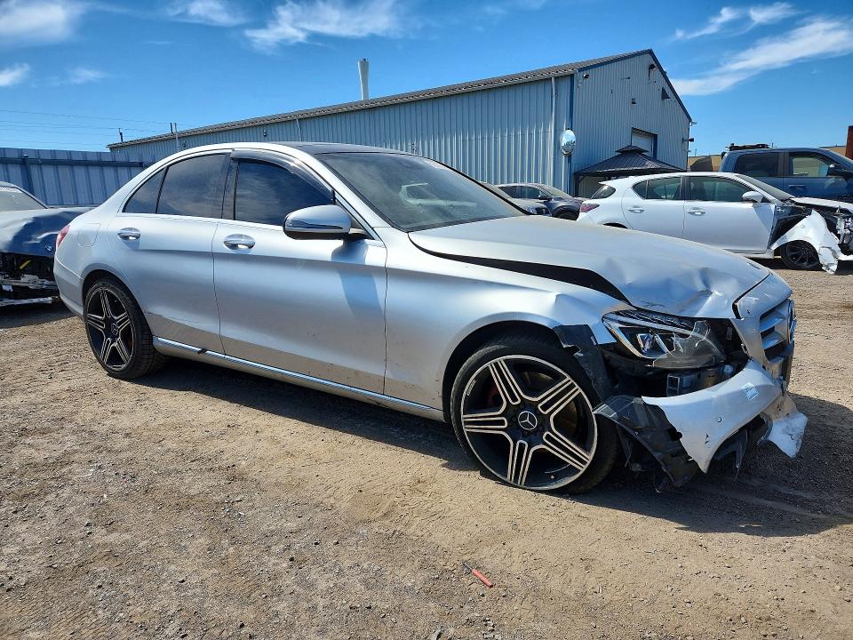 2017 Mercedes-benz C მანქანა იყიდება აუქციონზე, vin: 55SWF4KB3HU188104, აუქციონის ნომერი: 52600236