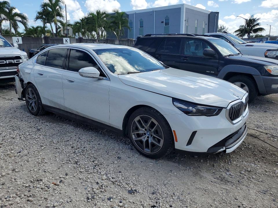 Продажа на аукционе авто 2024 Bmw I5, vin: WBY33FK04RCR39327, номер лота: 54185536
