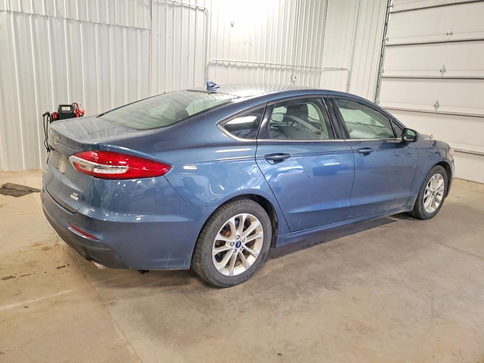 52487166 :رقم المزاد ، 3FA6P0HD6KR103803 vin ، 2019 Ford Fusion مزاد بيع