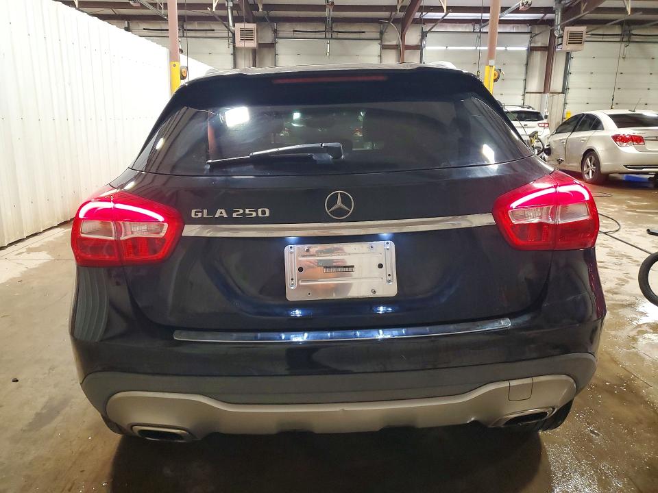 53296766 :رقم المزاد ، WDCTG4EB8JJ395805 vin ، 2018 Mercedes-benz Gla مزاد بيع
