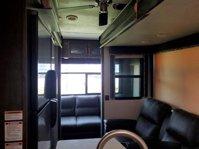 2019 Keystone Rv Montana Fifth Wheel მანქანა იყიდება აუქციონზე, vin: 4YDF30523KA740826, აუქციონის ნომერი: 55113136