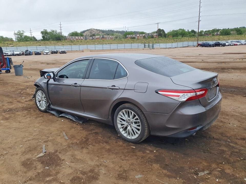 53956676 :رقم المزاد ، 4T1B21HK3JU505826 vin ، 2018 Toyota Camry Hybrid مزاد بيع