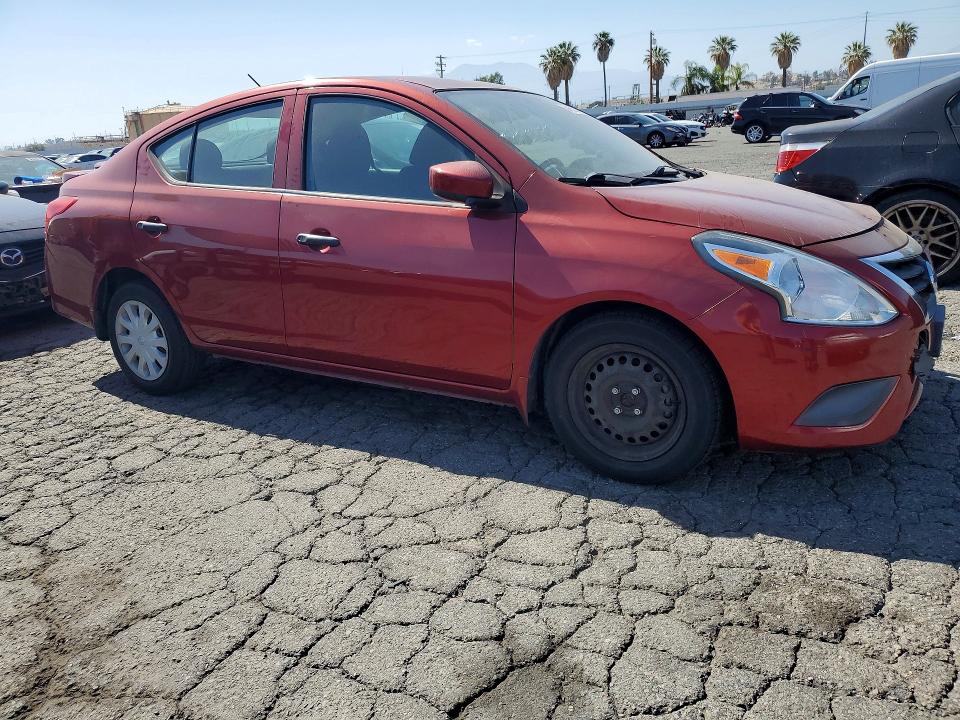 54562776 :رقم المزاد ، 3N1CN7AP4JL815943 vin ، 2018 Nissan Versa مزاد بيع