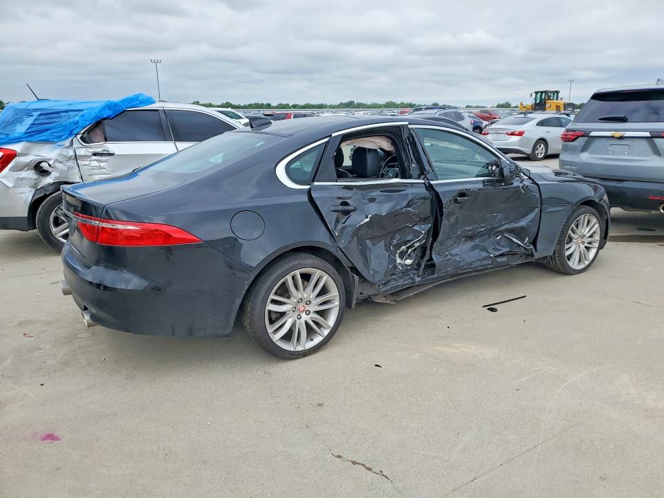 52100596 :رقم المزاد ، SAJBK4BV4GCY15332 vin ، 2016 Jaguar Xf مزاد بيع