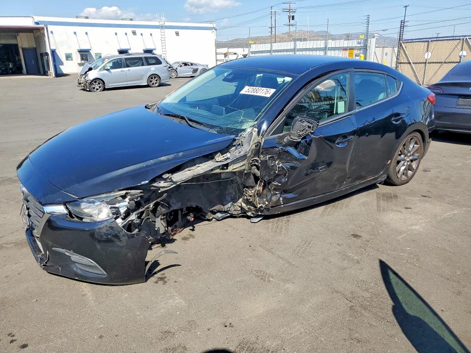 Продаж на аукціоні авто 2018 Mazda 3, vin: 3MZBN1V37JM201666, номер лоту: 52880176