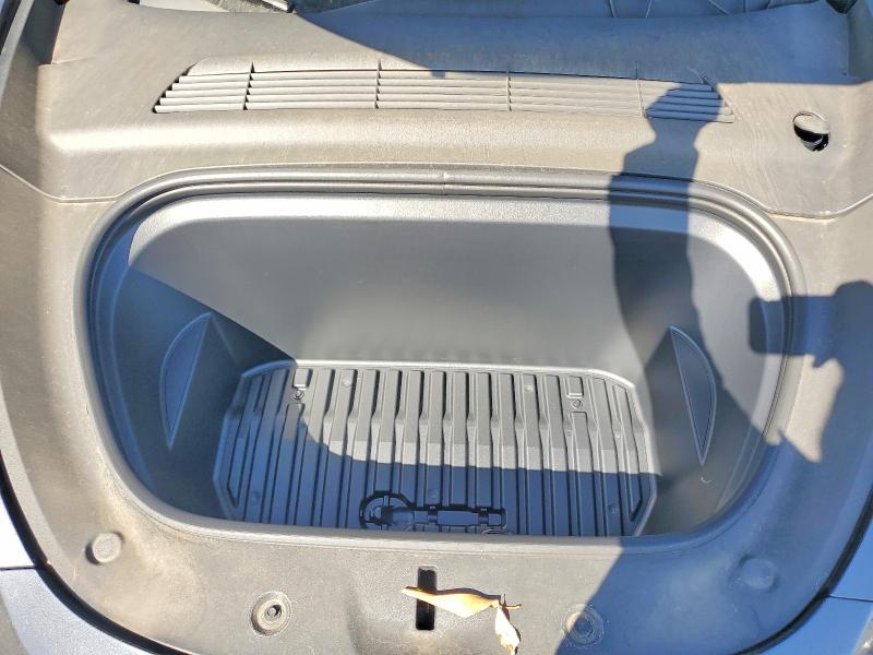 2025 Tesla Model Y მანქანა იყიდება აუქციონზე, vin: 7SAYGDEE1SF281758, აუქციონის ნომერი: 54648086