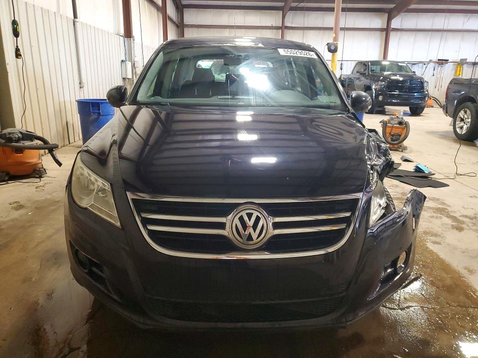 2011 Volkswagen Tiguan მანქანა იყიდება აუქციონზე, vin: WVGAV7AX6BW532990, აუქციონის ნომერი: 55029526