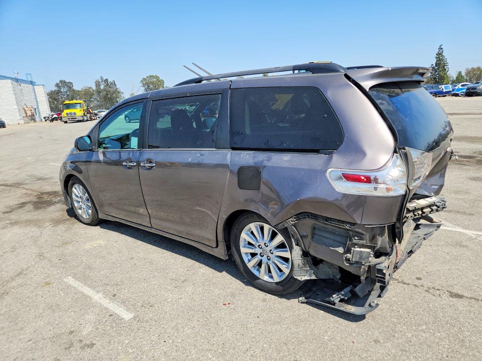 2016 Toyota Sienna მანქანა იყიდება აუქციონზე, vin: 5TDXK3DC3GS698318, აუქციონის ნომერი: 53081206