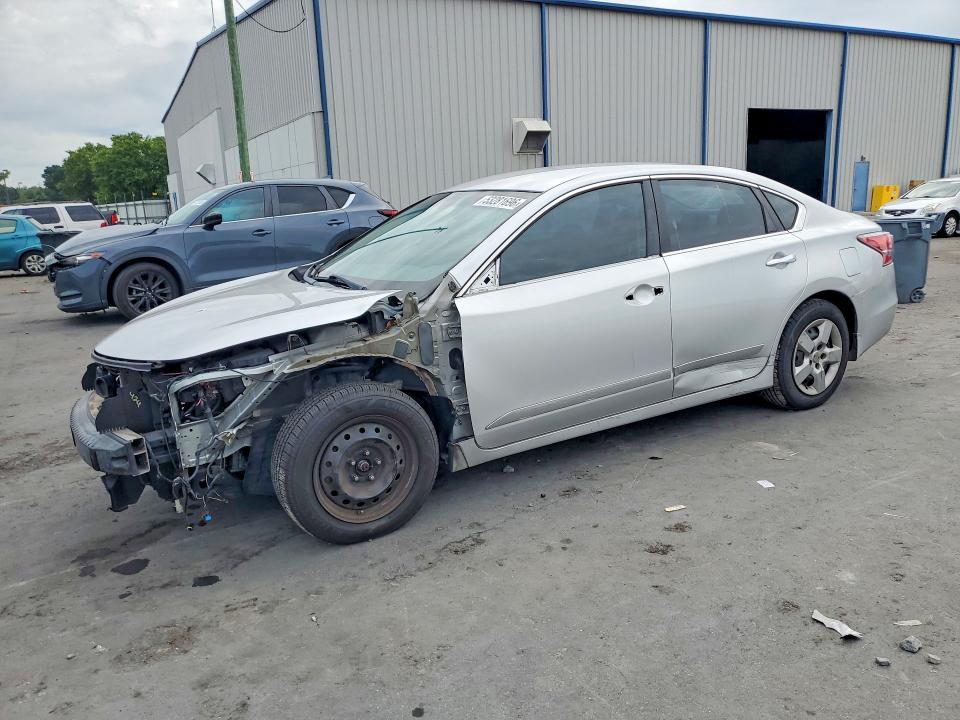 2015 Nissan Altima მანქანა იყიდება აუქციონზე, vin: 1N4AL3AP0FC137333, აუქციონის ნომერი: 53281696