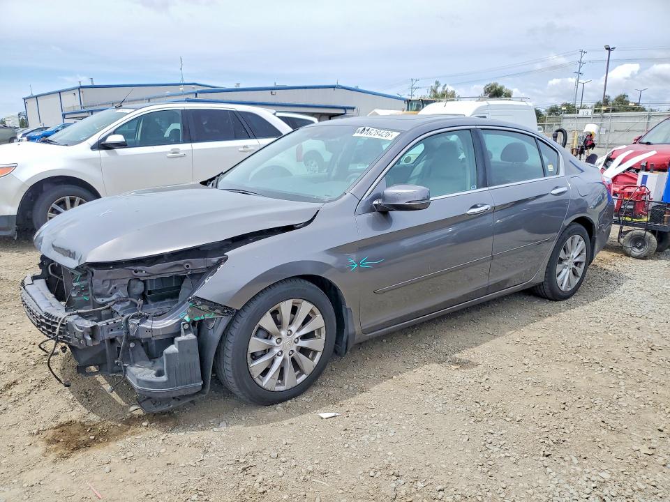 41628426 :رقم المزاد ، 1HGCR3F82DA048893 vin ، 2013 Honda Accord مزاد بيع