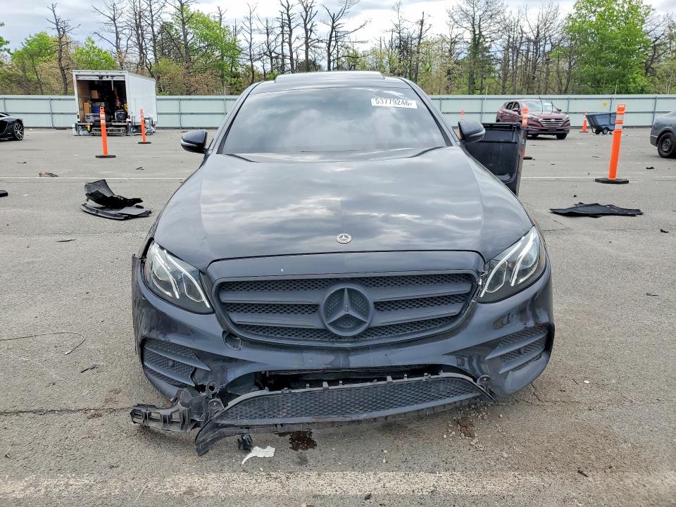 53779246 :رقم المزاد ، WDDZF4KB7KA512594 vin ، 2019 Mercedes-benz E مزاد بيع
