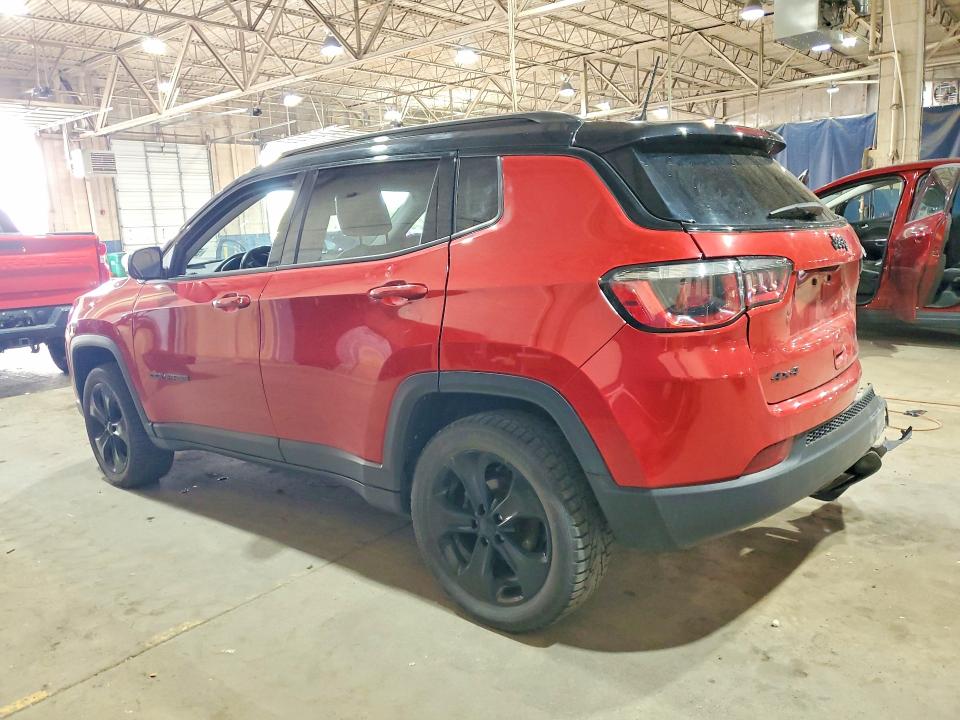 52373636 :رقم المزاد ، 3C4NJDBB3JT394283 vin ، 2018 Jeep Compass مزاد بيع