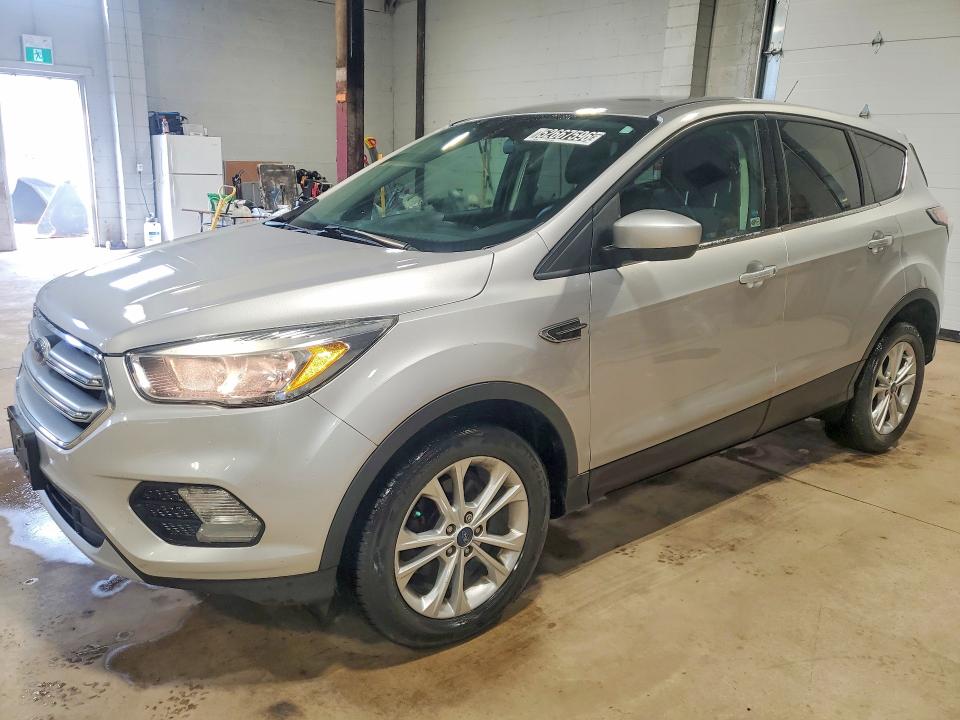 2017 Ford Escape მანქანა იყიდება აუქციონზე, vin: 1FMCU0GD9HUA00962, აუქციონის ნომერი: 52667596