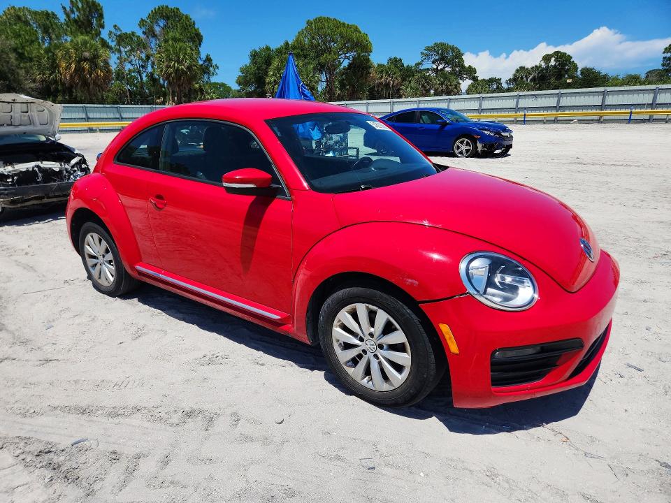 54821806 :رقم المزاد ، 3VWFD7AT3KM707896 vin ، 2019 Volkswagen Beetle مزاد بيع