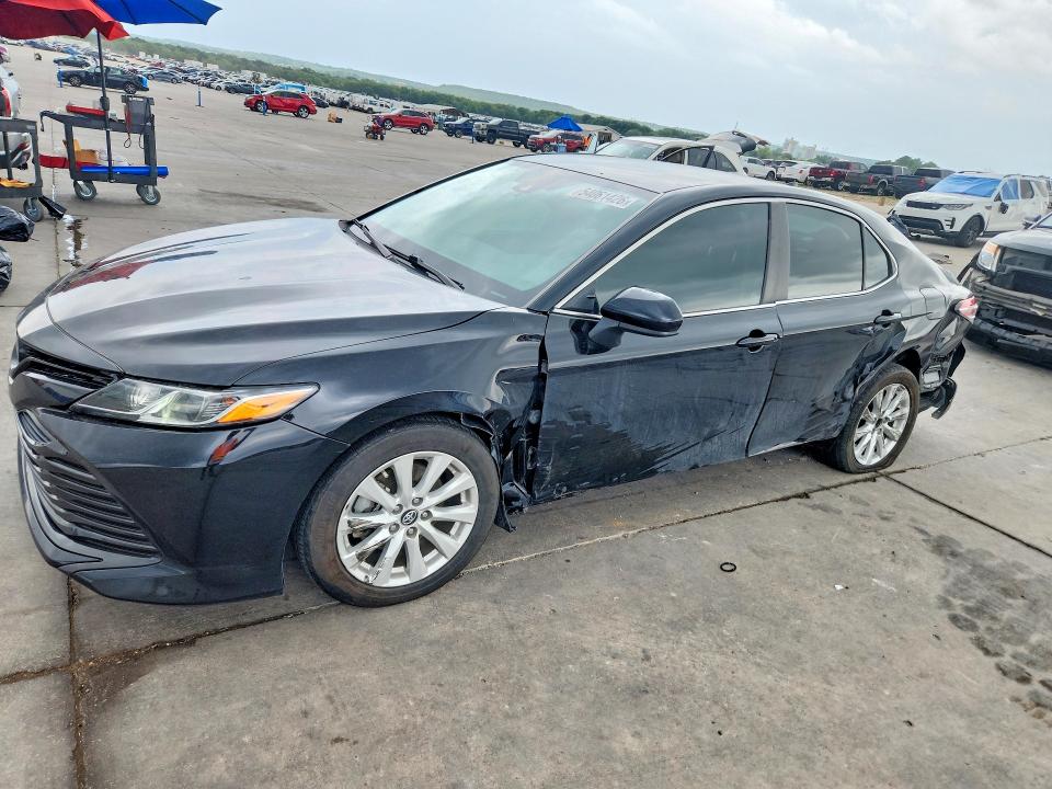 54061426 :رقم المزاد ، 4T1B11HK5KU721097 vin ، 2019 Toyota Camry مزاد بيع