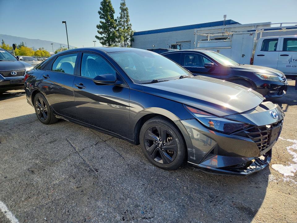 52844186 :رقم المزاد ، 5NPLM4AG1MH051116 vin ، 2021 Hyundai Elantra مزاد بيع