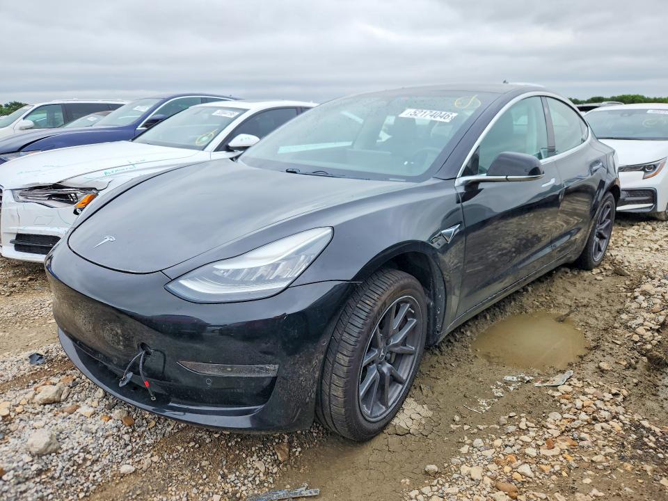 Продажа на аукционе авто 2018 Tesla Model 3, vin: 5YJ3E1EAXJF152943, номер лота: 52174046