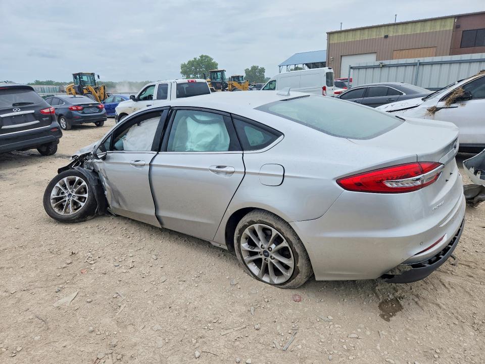 55442546 :رقم المزاد ، 3FA6P0HD2KR143473 vin ، 2019 Ford Fusion مزاد بيع