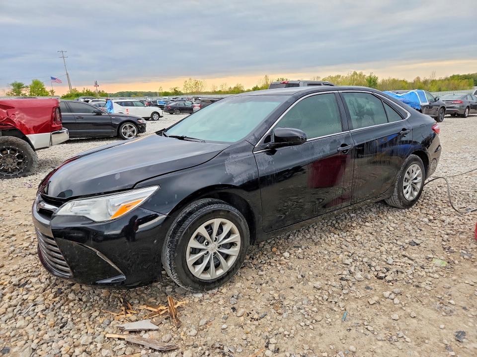 53062526 :رقم المزاد ، 4T1BF1FK8HU283785 vin ، 2017 Toyota Camry مزاد بيع