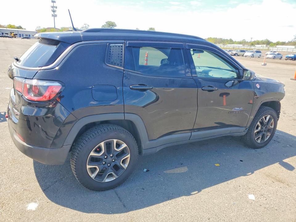 53504246 :رقم المزاد ، 3C4NJDDB7JT143702 vin ، 2018 Jeep Compass مزاد بيع