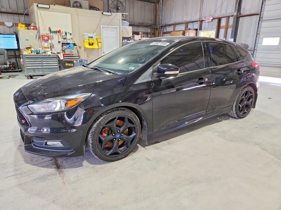 53627056 :رقم المزاد ، 1FADP3L92JL223431 vin ، 2018 Ford Focus مزاد بيع
