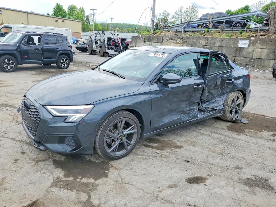 2024 Audi A3 მანქანა იყიდება აუქციონზე, vin: WAUGUDGY9RA084779, აუქციონის ნომერი: 53661786