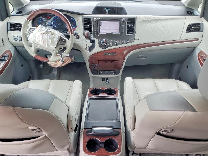55200846 :رقم المزاد ، 5TDDK3DC5ES093880 vin ، 2014 Toyota Sienna مزاد بيع
