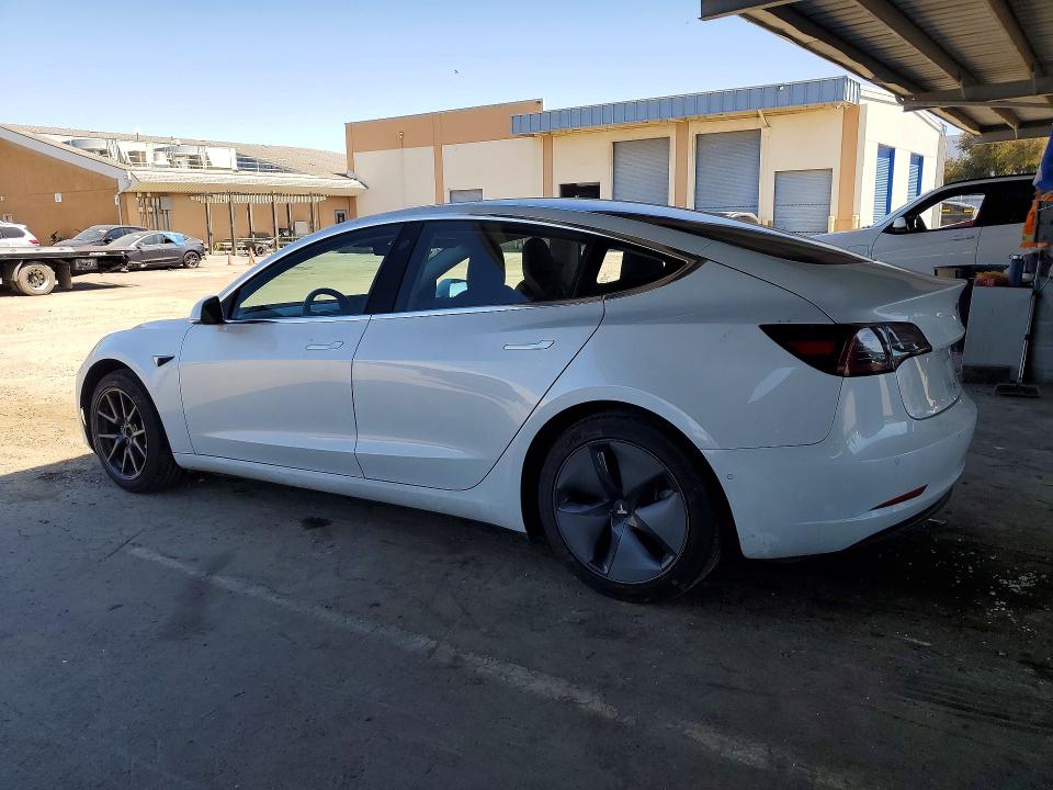 54176506 :رقم المزاد ، 5YJ3E1EA0JF023044 vin ، 2018 Tesla Model 3 مزاد بيع