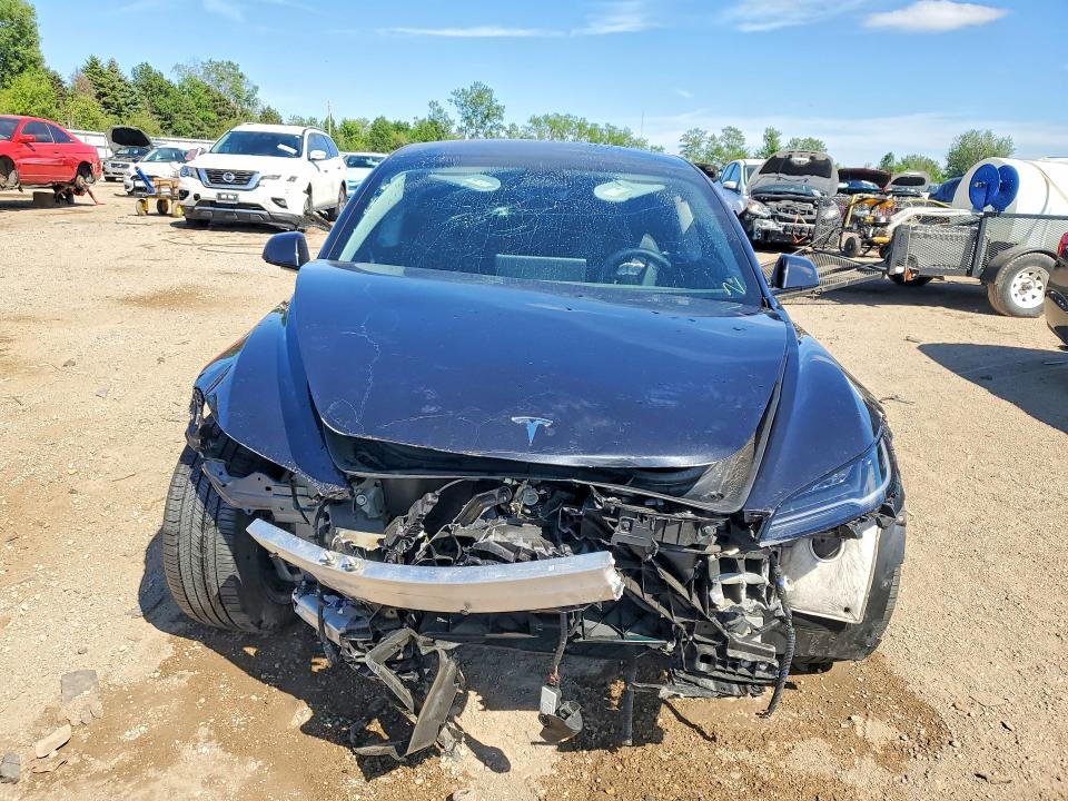 54292176 :رقم المزاد ، 5YJ3E1EA5SF054288 vin ، 2025 Tesla Model 3 مزاد بيع