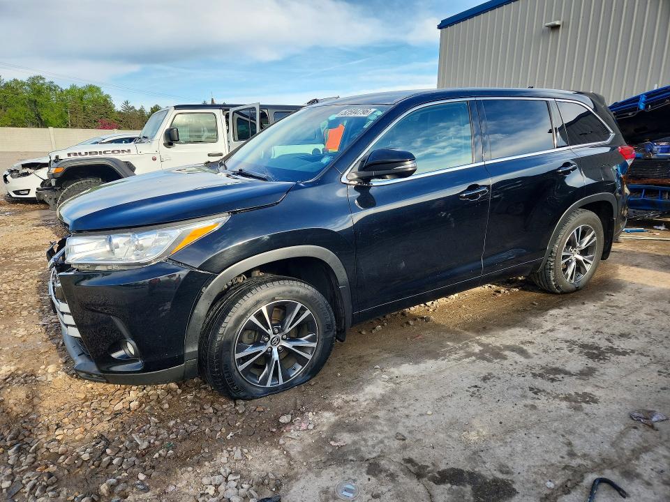 2018 Toyota Highlander მანქანა იყიდება აუქციონზე, vin: 5TDBZRFH0JS495735, აუქციონის ნომერი: 52594796