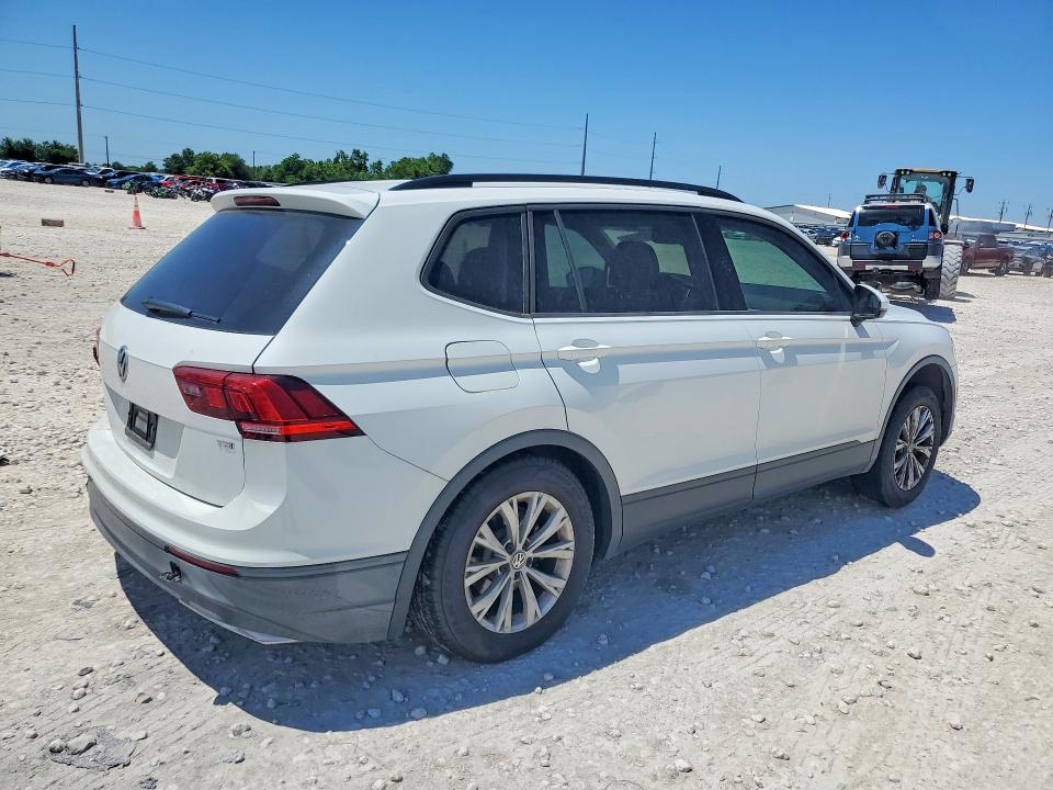 2018 Volkswagen Tiguan მანქანა იყიდება აუქციონზე, vin: 3VV1B7AXXJM087585, აუქციონის ნომერი: 54331446