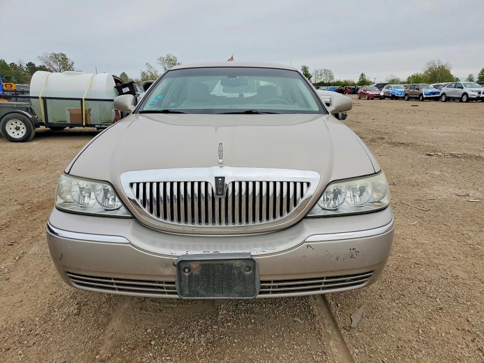 Aukcja sprzedaży 2003 Lincoln Town Car, vin: 1LNHM81W03Y684719, numer aukcji: 51849176
