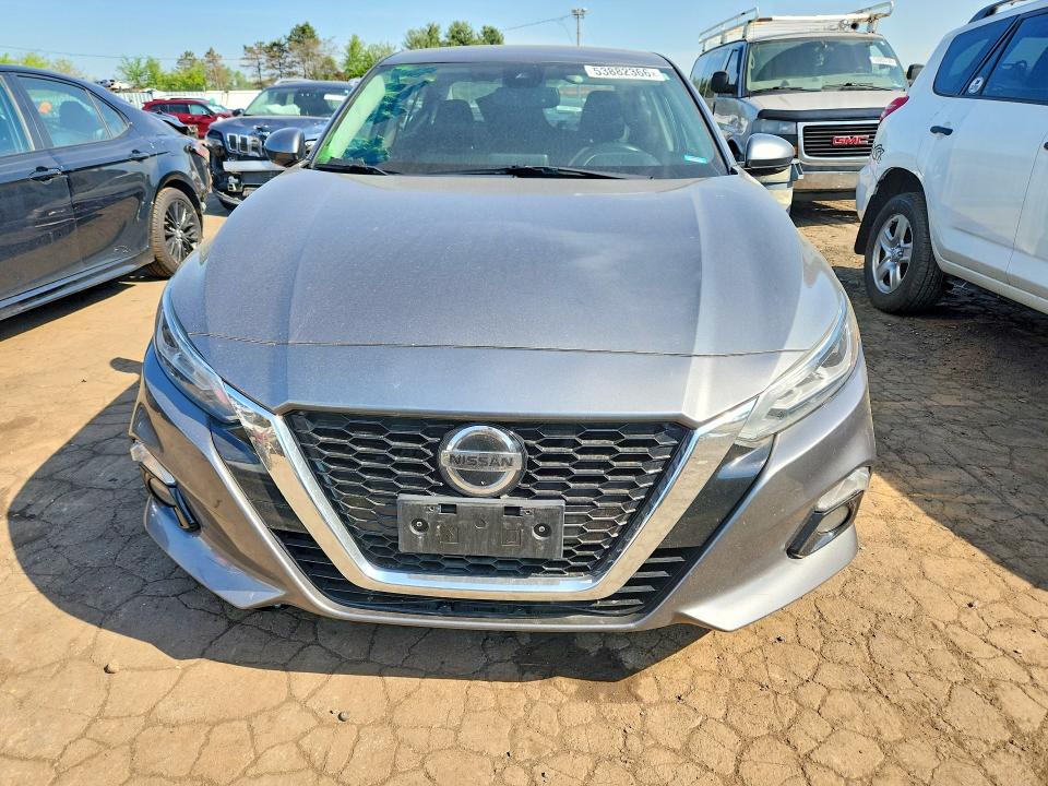 53882366 :رقم المزاد ، 1N4BL4DW0KN302664 vin ، 2019 Nissan Altima مزاد بيع